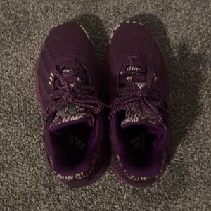 Adidas Damian Lillard sneakers size 5